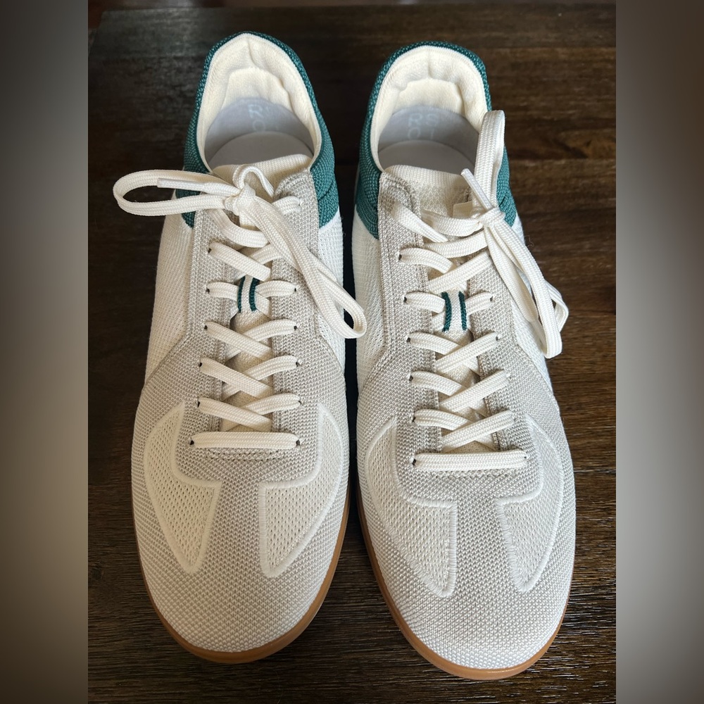 Brand new, never worn Rothy’s Men's Shoes
The RS01 Sneaker
Color: Hunter
Size:12